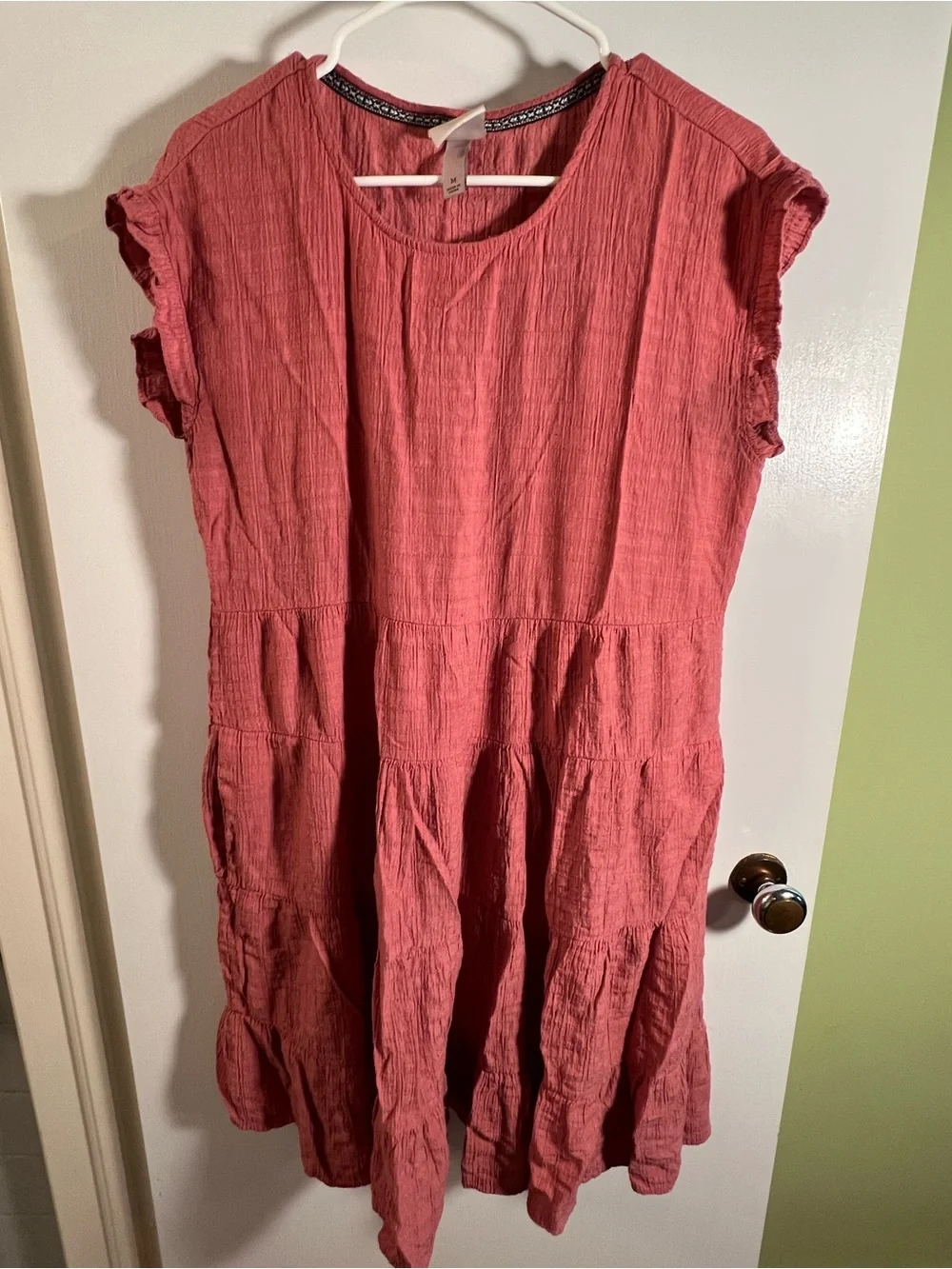 Knox Rose Women’s Sz Medium Mini Dress Pink Gauzy Flutter Sleeve Crewneck Tiered